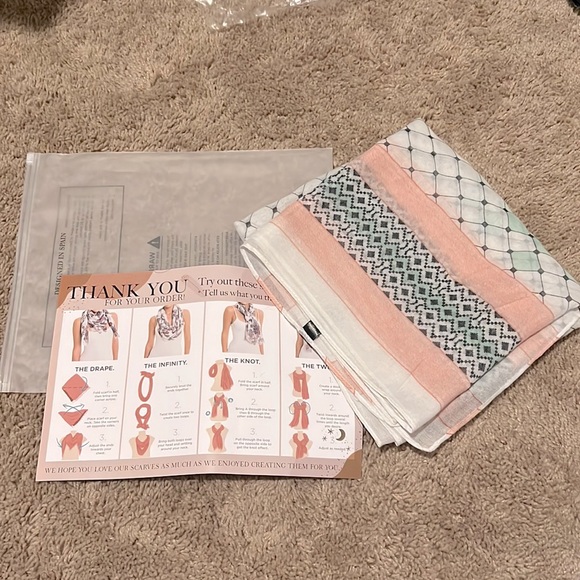 📦 MELIFLUOS Spanish Scarf Lightweight Geometric Pink White Mint - Picture 5 of 7